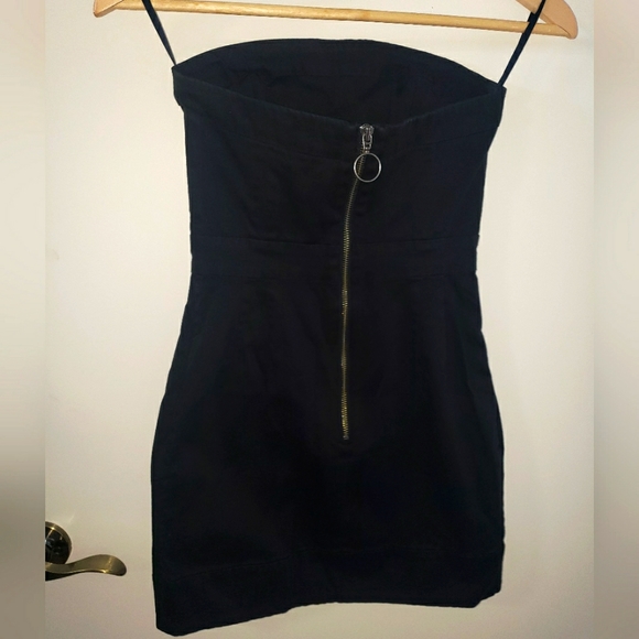 French Connection strapless mini dress - Picture 2 of 3